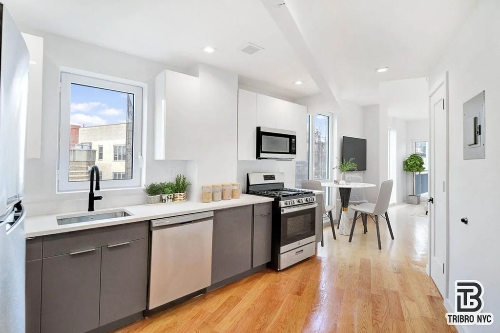 469 Convent Avenue - Photo 5