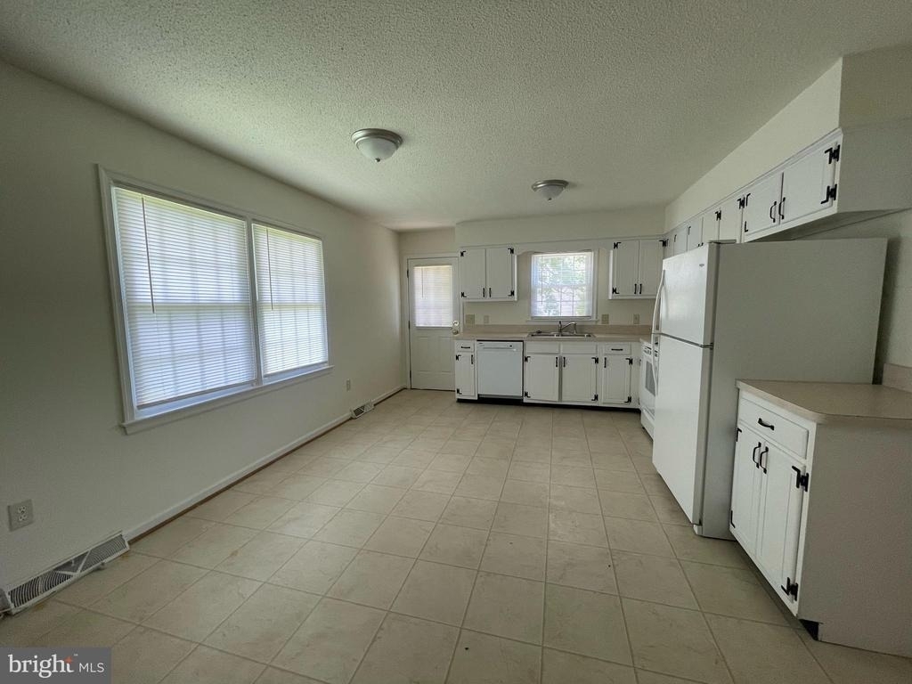 5516 Bounds Street - Photo 3