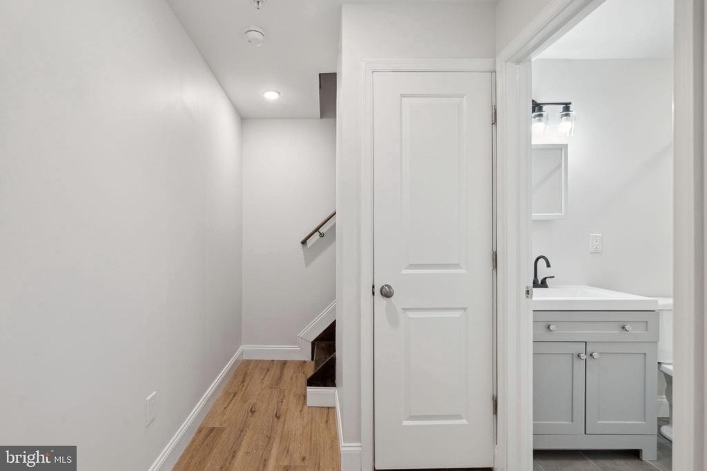 1701 Point Breeze Avenue - Photo 4