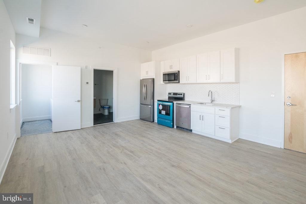 2201 Washington Avenue - Photo 1