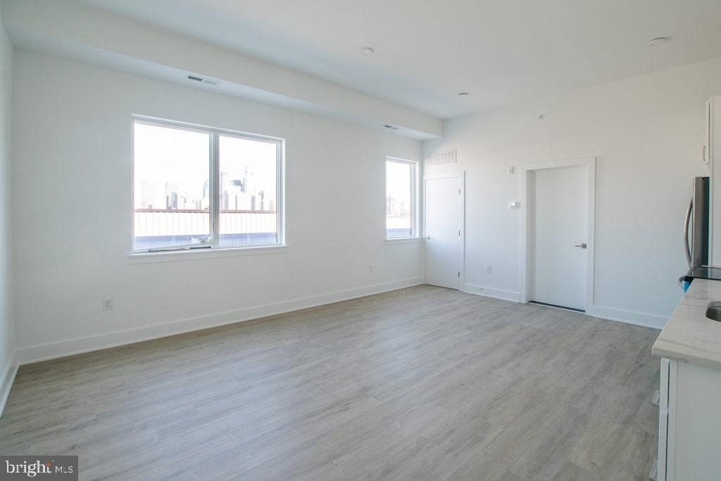 2201 Washington Avenue - Photo 2