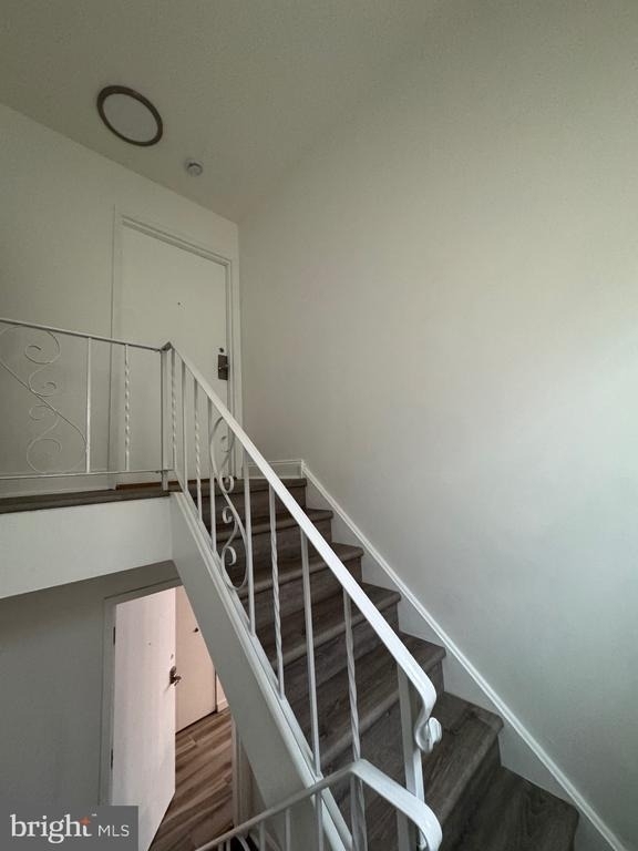 9762 Hilspach Street - Photo 2