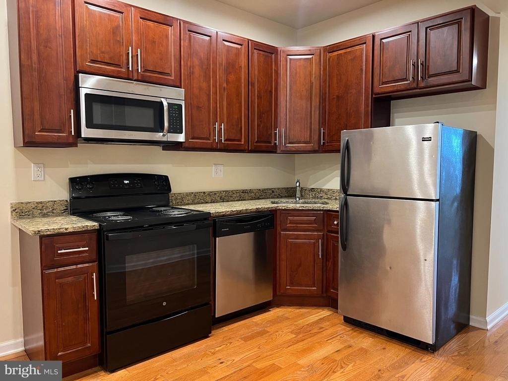 1516 W Diamond Street - Photo 3