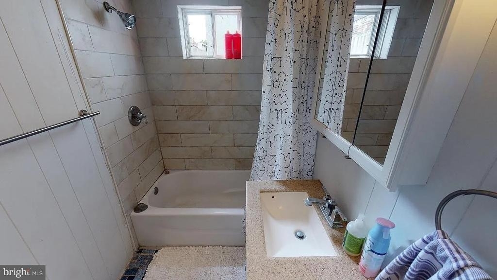 415 E Flora Street - Photo 14
