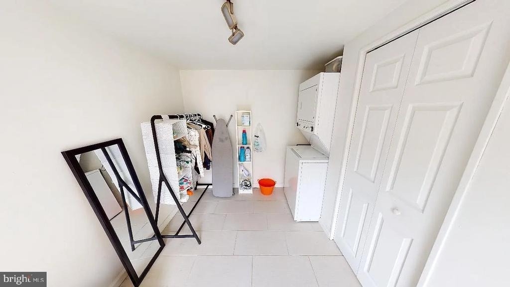 415 E Flora Street - Photo 9