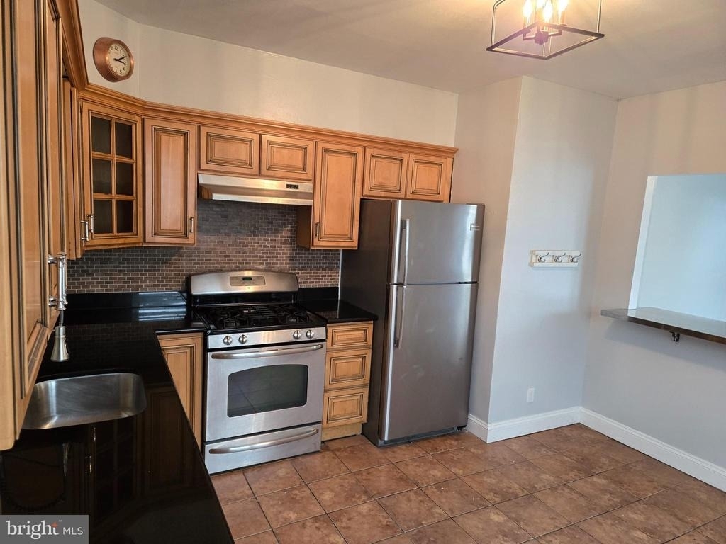 460 Shurs Lane - Photo 22