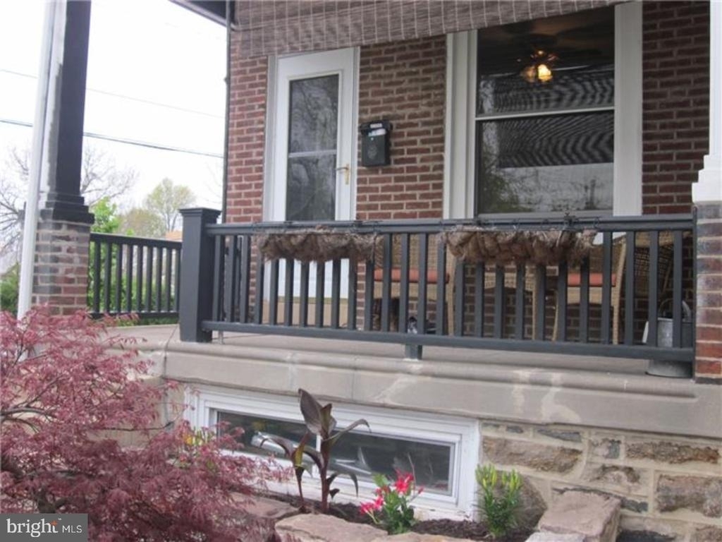 460 Shurs Lane - Photo 1