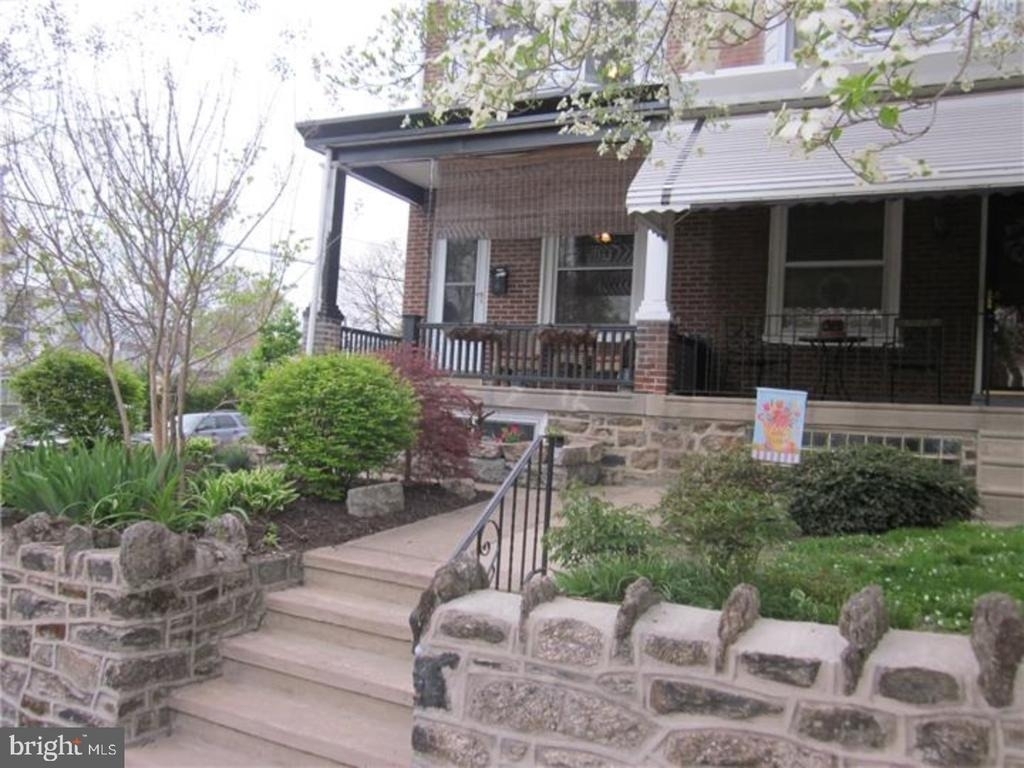 460 Shurs Lane - Photo 0