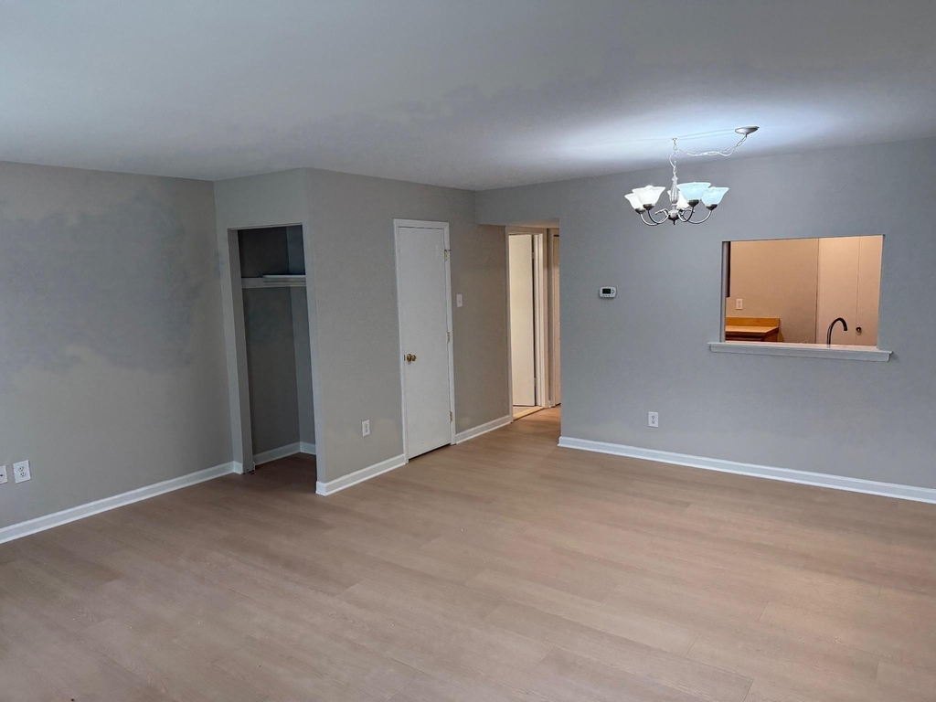 1203 Crosshill Court - Photo 3