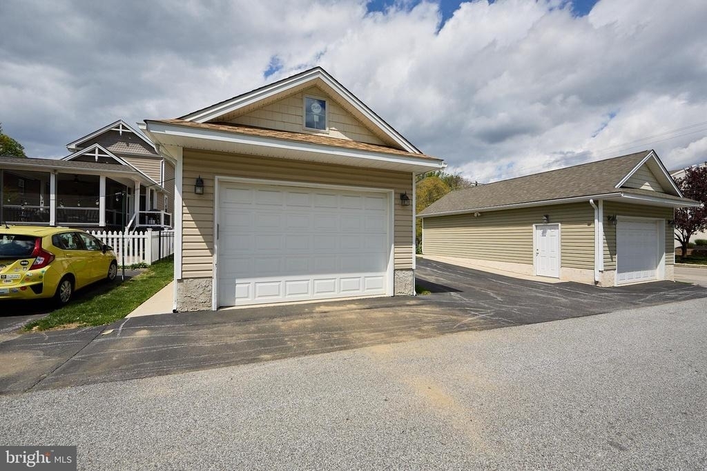 423 N Orange Street - Photo 24