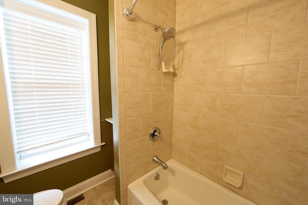 423 N Orange Street - Photo 15