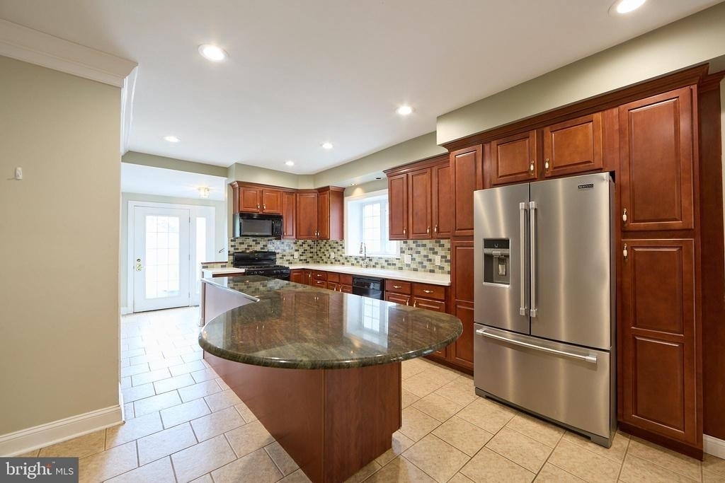 423 N Orange Street - Photo 7