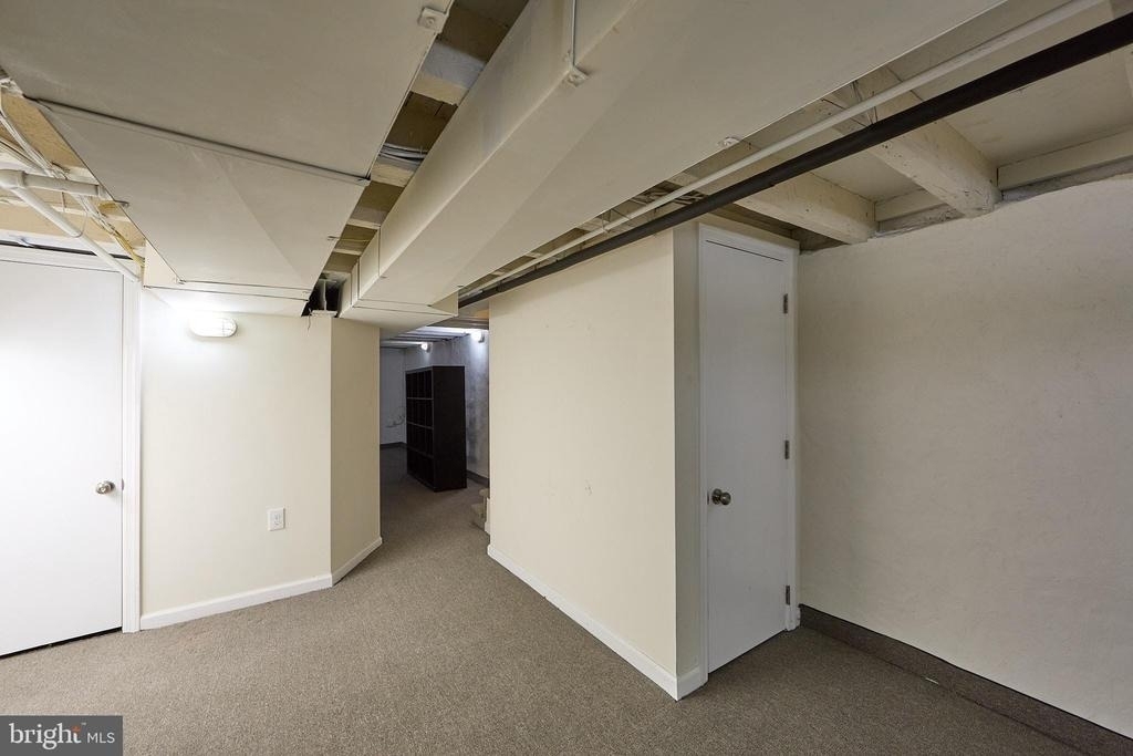 423 N Orange Street - Photo 35