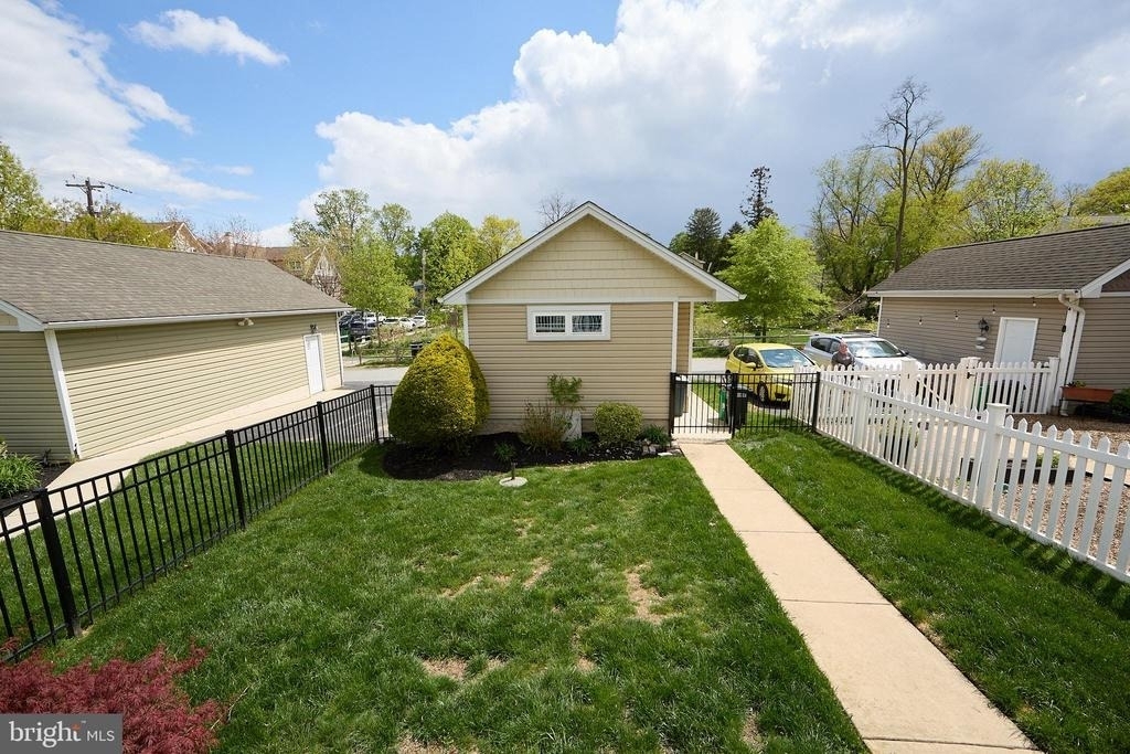 423 N Orange Street - Photo 27