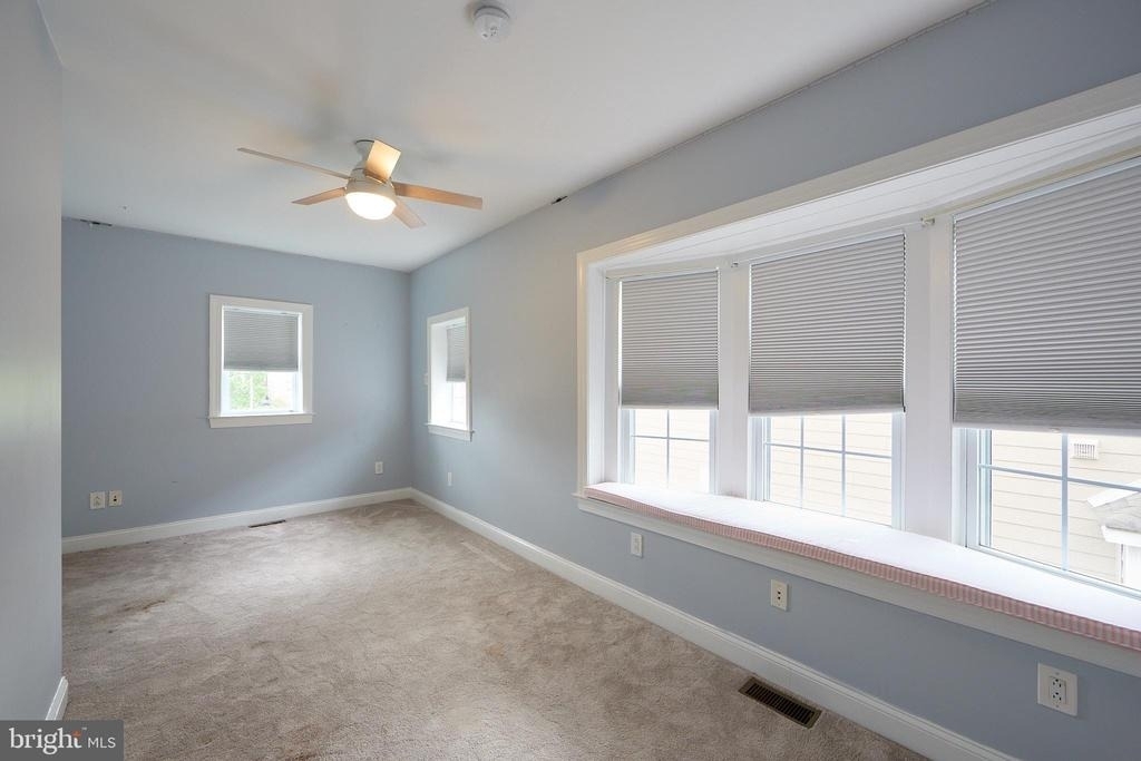 423 N Orange Street - Photo 16