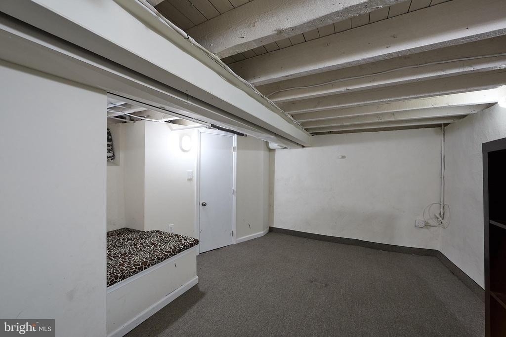 423 N Orange Street - Photo 33