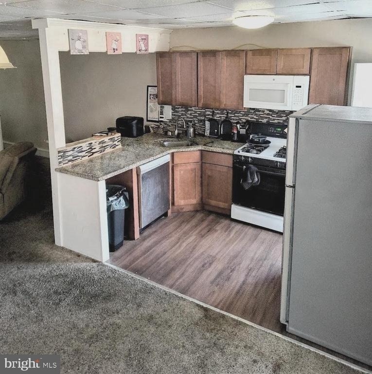 301 W Evesham Avenue - Photo 1