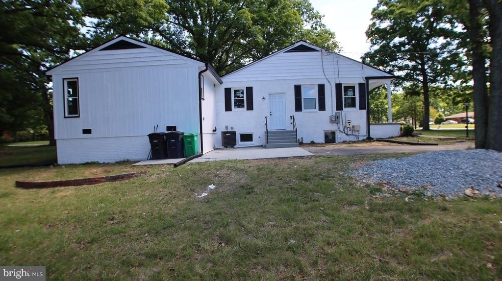 2608 Holly Drive - Photo 2