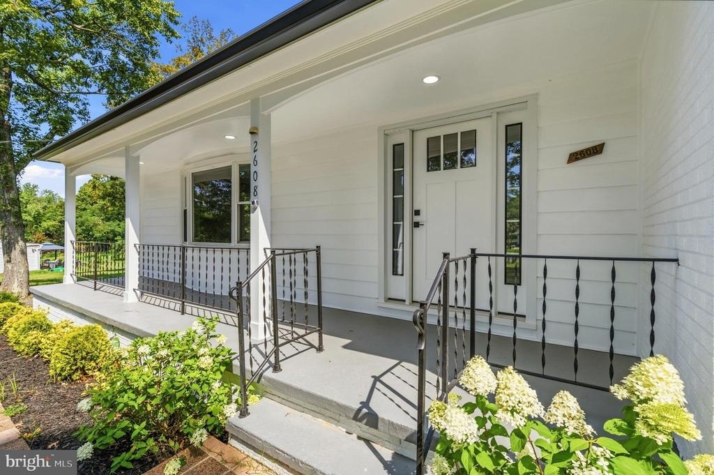 2608 Holly Drive - Photo 3