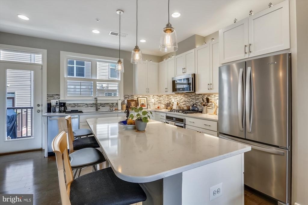 8052 Red Hook - Photo 3