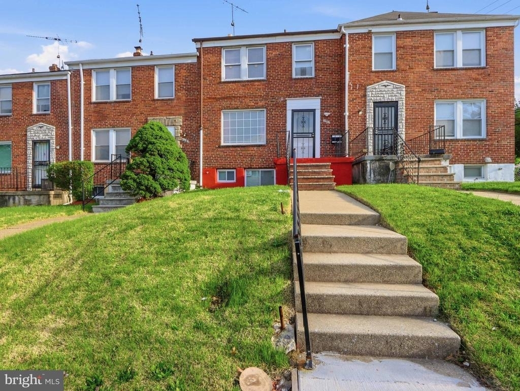 3603 Ravenwood Avenue - Photo 0