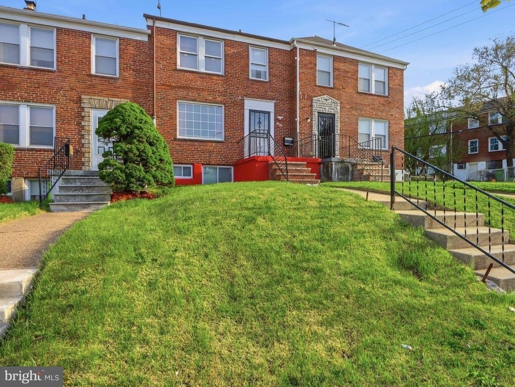 3603 Ravenwood Avenue - Photo 1