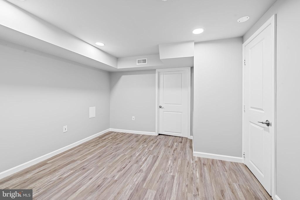 3339 Elmora Avenue - Photo 18