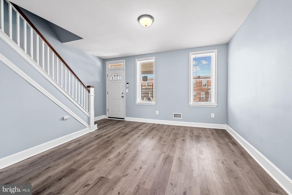 3339 Elmora Avenue - Photo 5