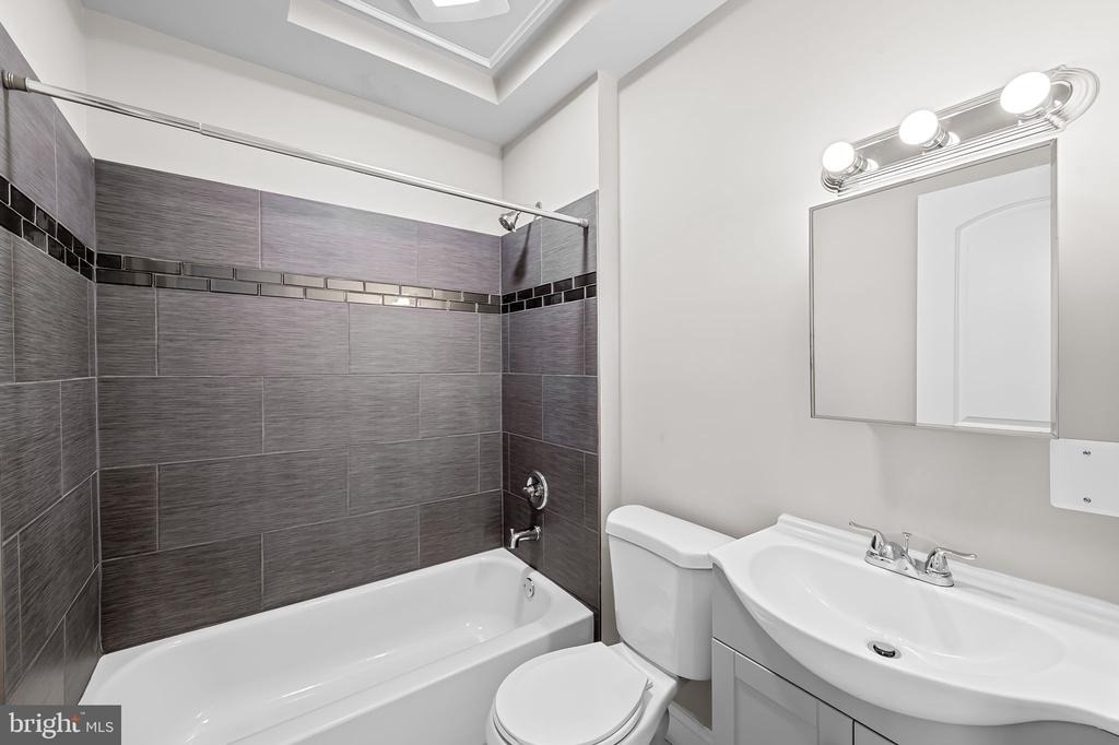 3339 Elmora Avenue - Photo 13