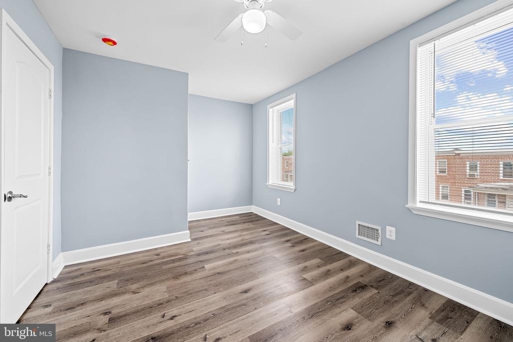 3339 Elmora Avenue - Photo 12