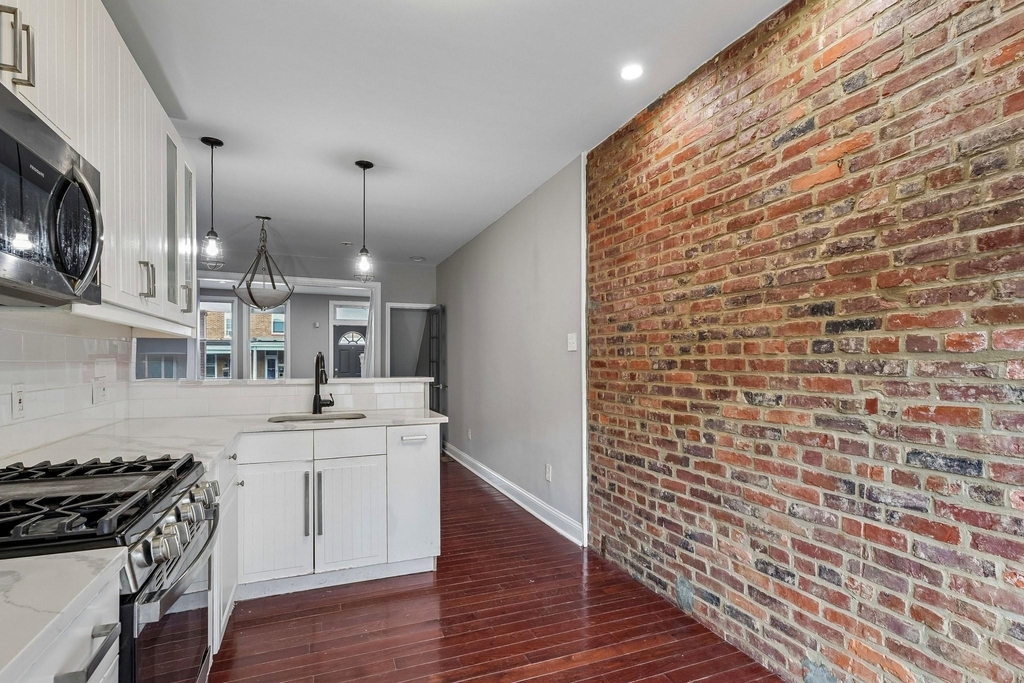 2817 Pelham Avenue - Photo 9