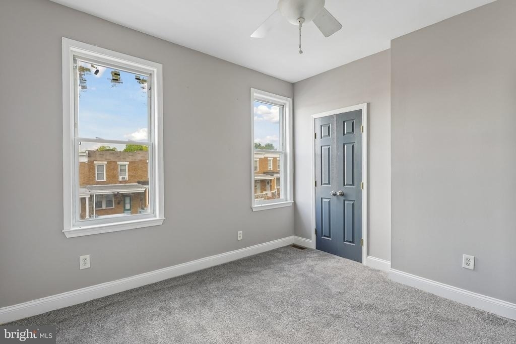 2817 Pelham Avenue - Photo 17