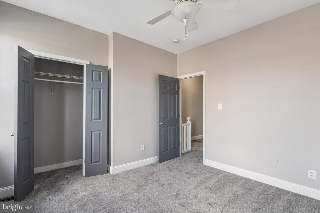 2817 Pelham Avenue - Photo 18
