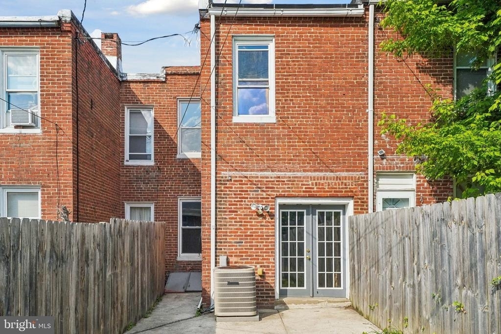 2817 Pelham Avenue - Photo 24