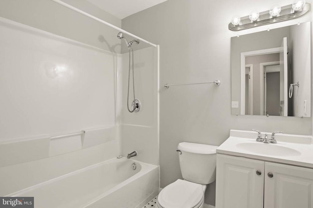 1382 Almond Drive - Photo 22