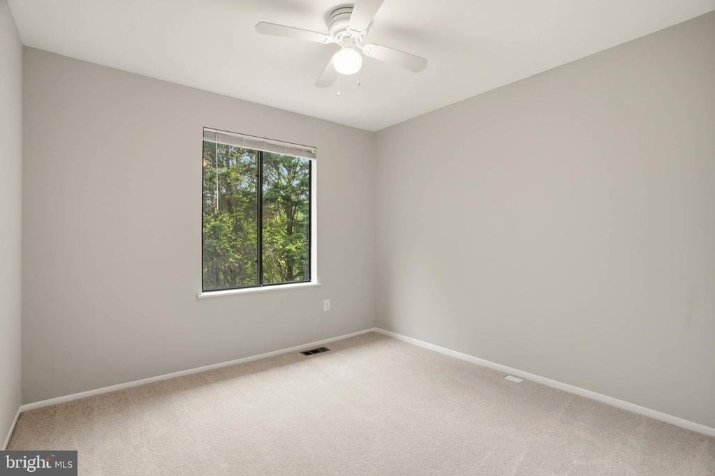 1382 Almond Drive - Photo 20