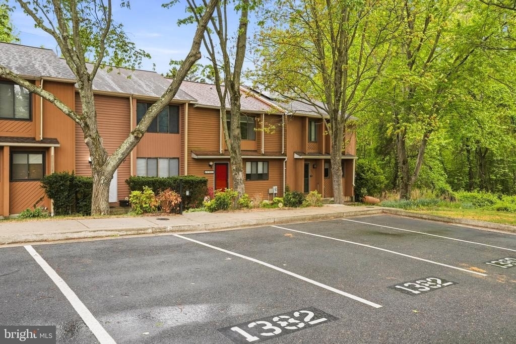 1382 Almond Drive - Photo 2
