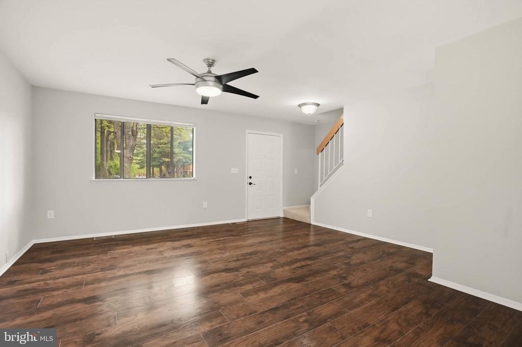 1382 Almond Drive - Photo 5