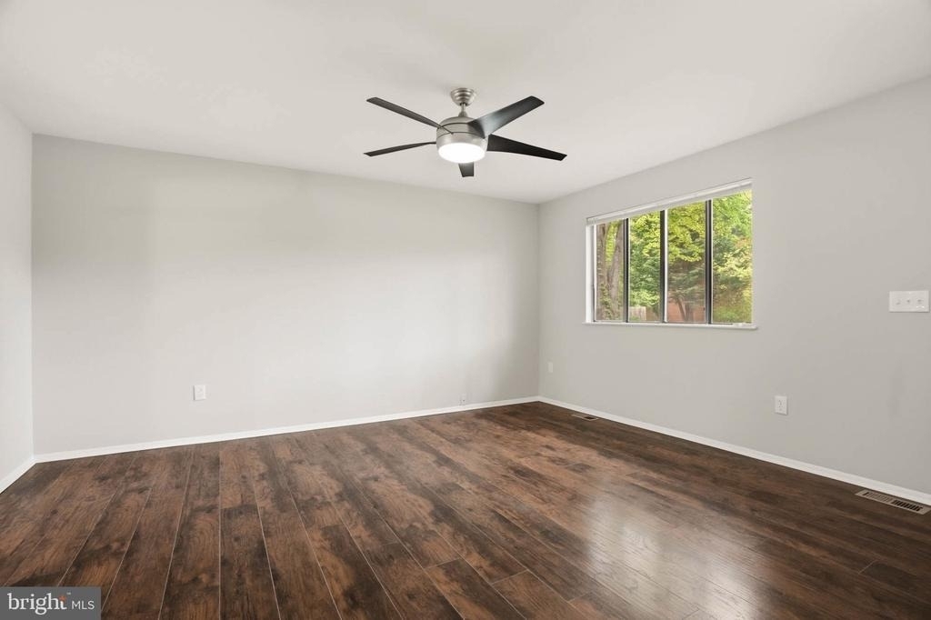 1382 Almond Drive - Photo 8