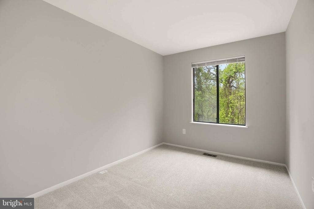 1382 Almond Drive - Photo 18