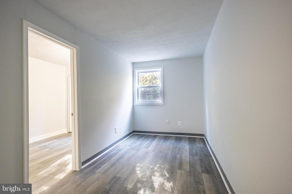 1300 Morris Road Se - Photo 8