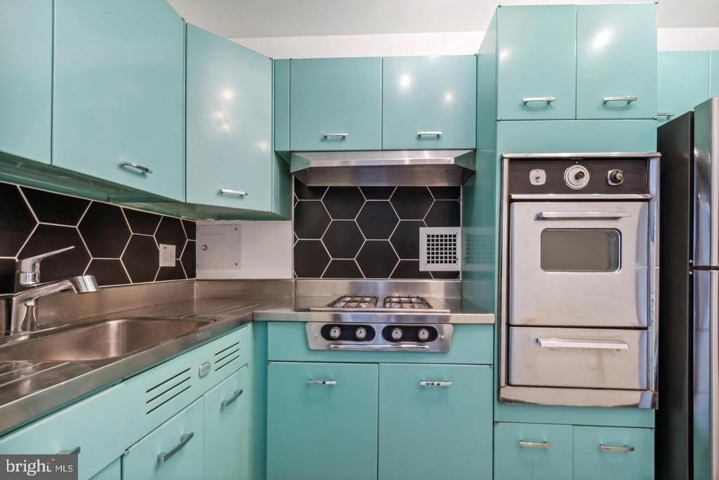 2401 H Street Nw - Photo 0
