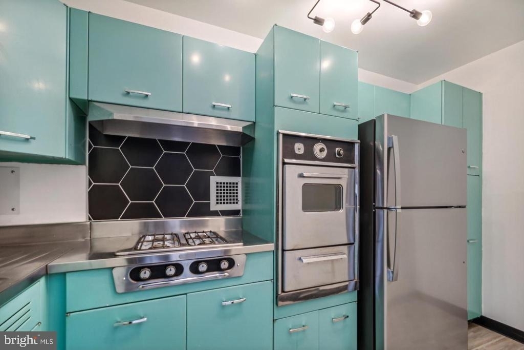 2401 H Street Nw - Photo 1