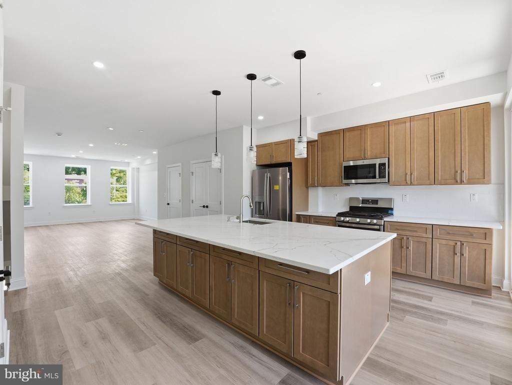 2404 North Capitol Street Nw - Photo 14