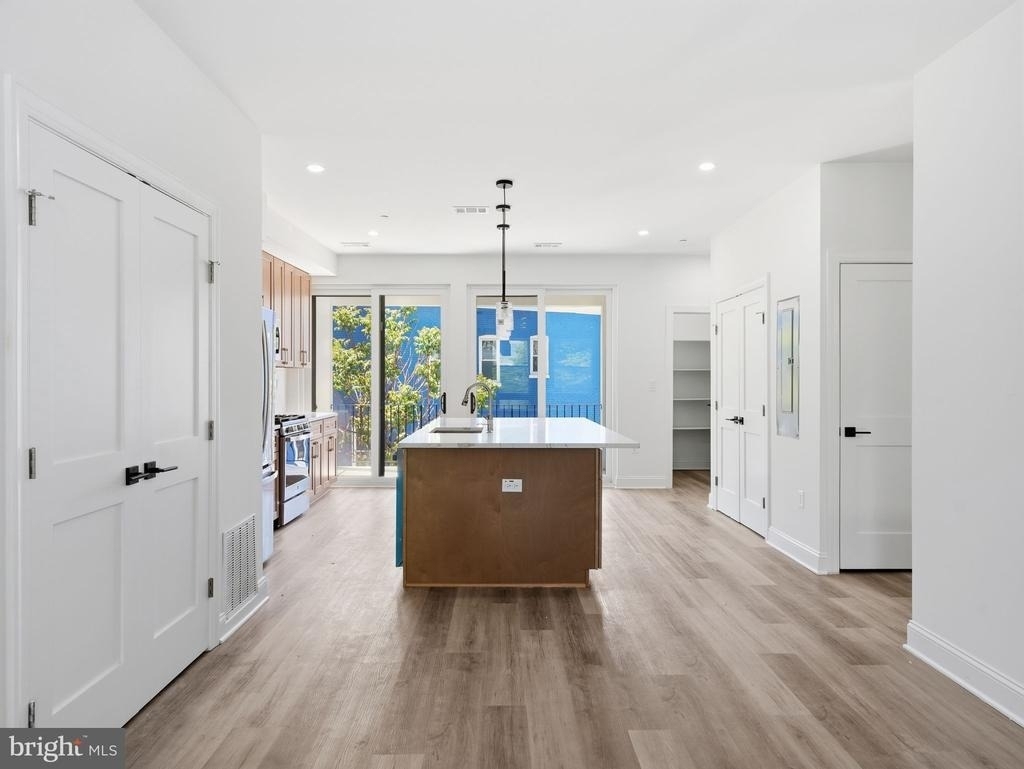2404 North Capitol Street Nw - Photo 4