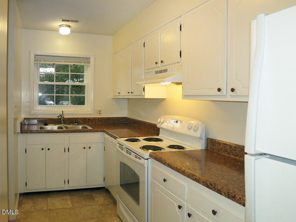 400 Davie Road - Photo 5