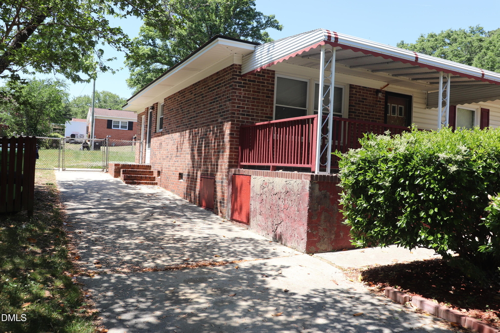 2804 Newark Drive - Photo 9