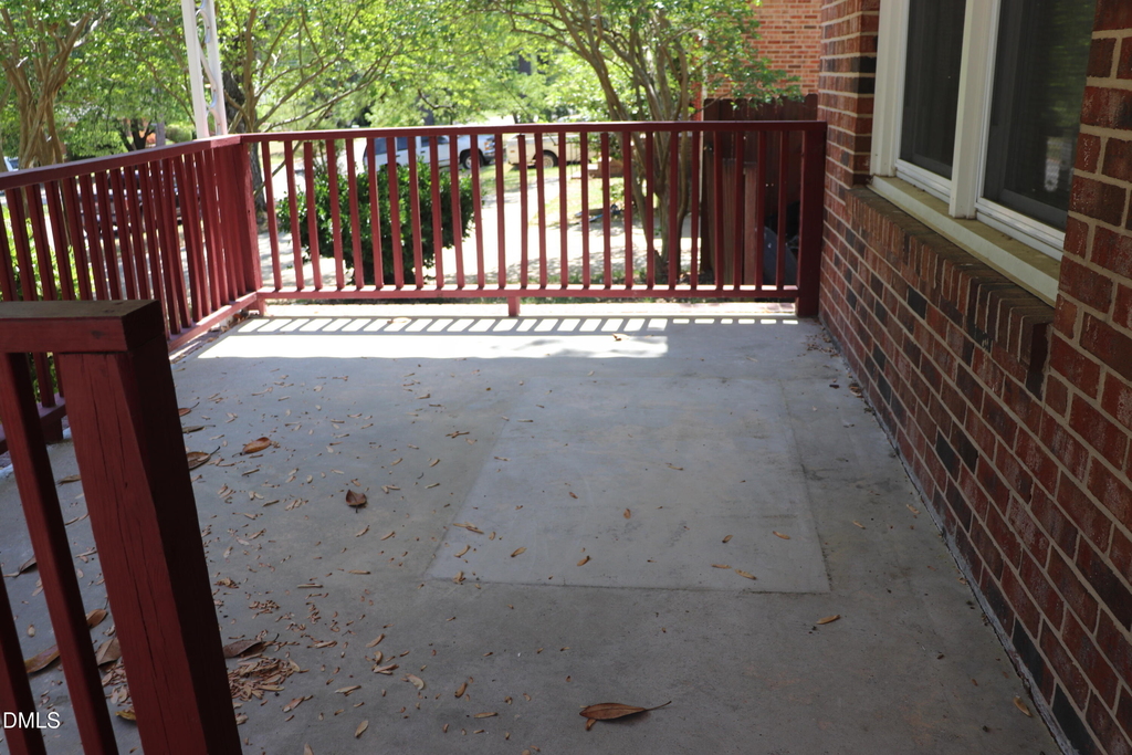 2804 Newark Drive - Photo 8