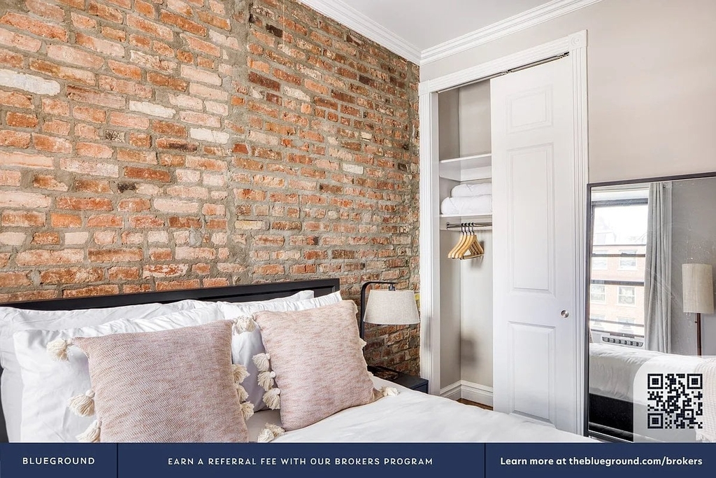 202 East 13th Street - Photo 10