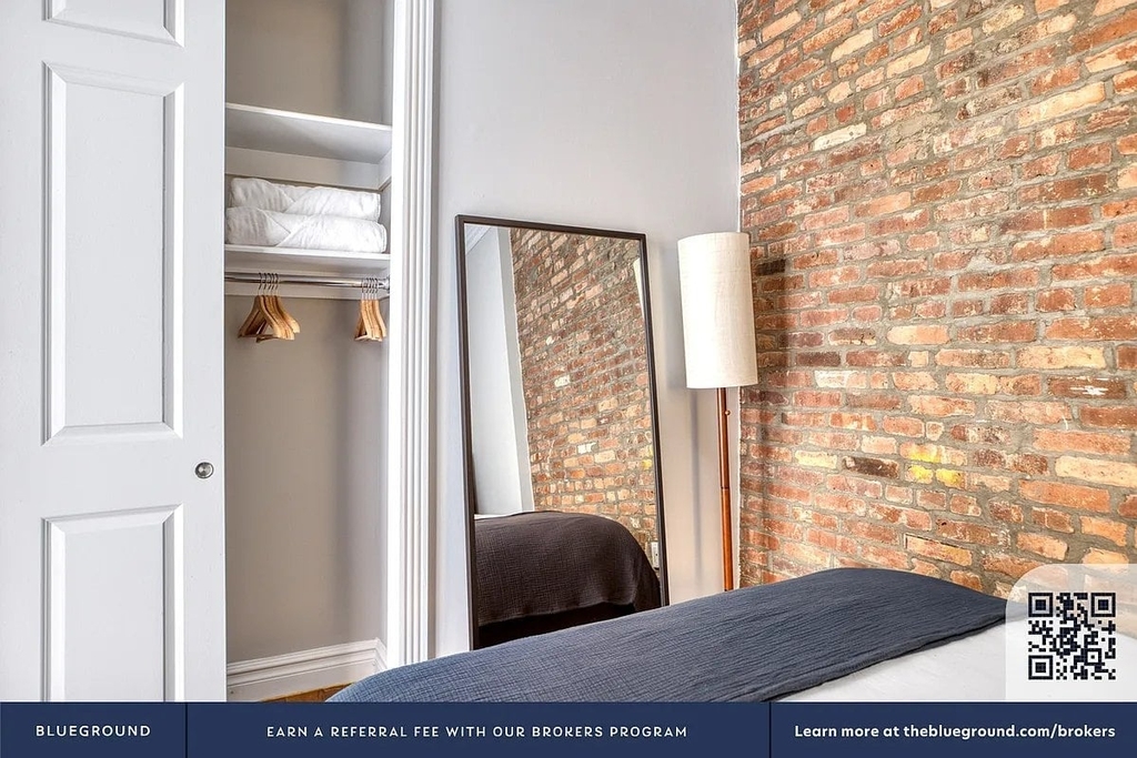 202 East 13th Street - Photo 9
